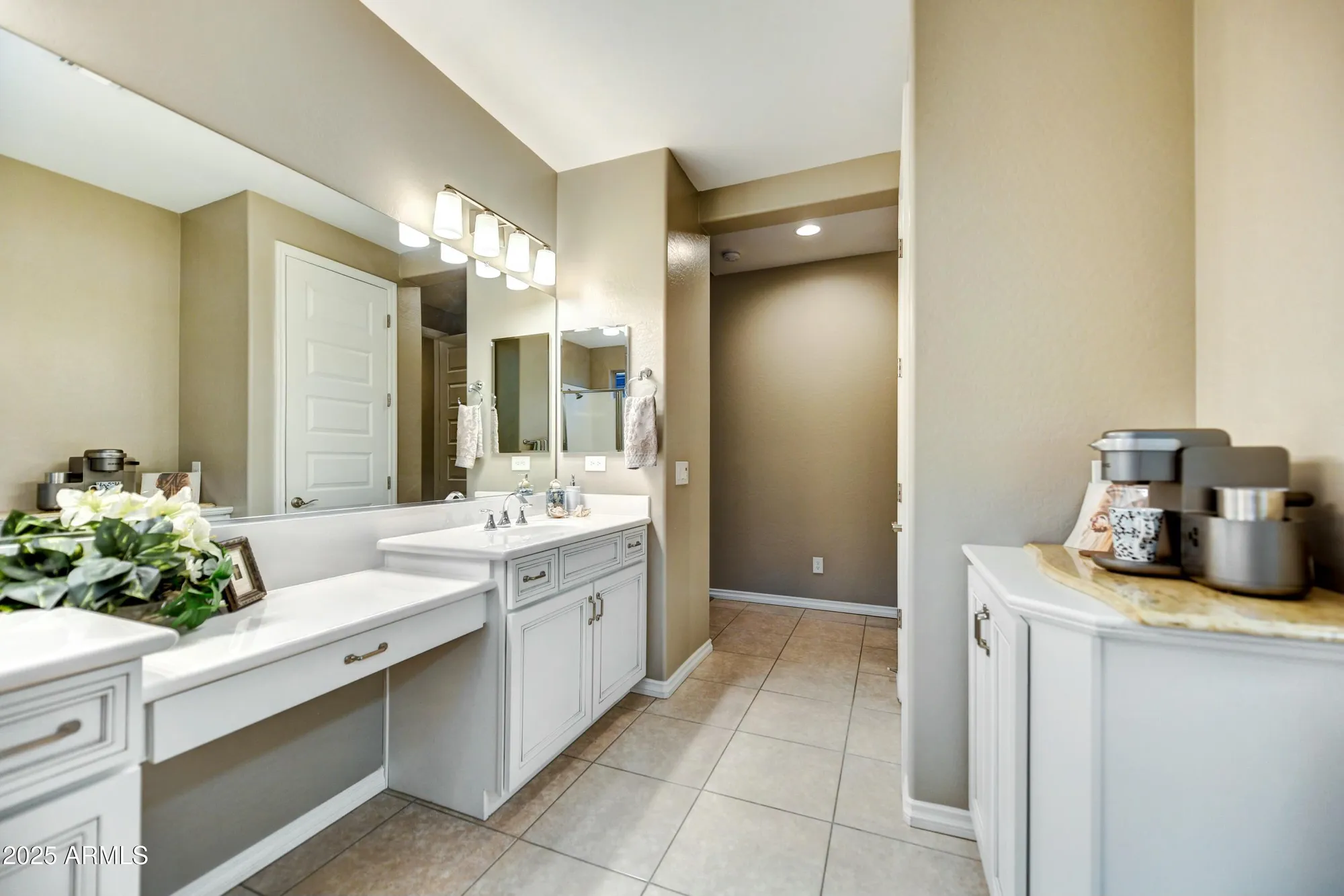 Property Slideshow image 23 of 52 | 210 e bergamot ln, Queen Creek, AZ, 85140