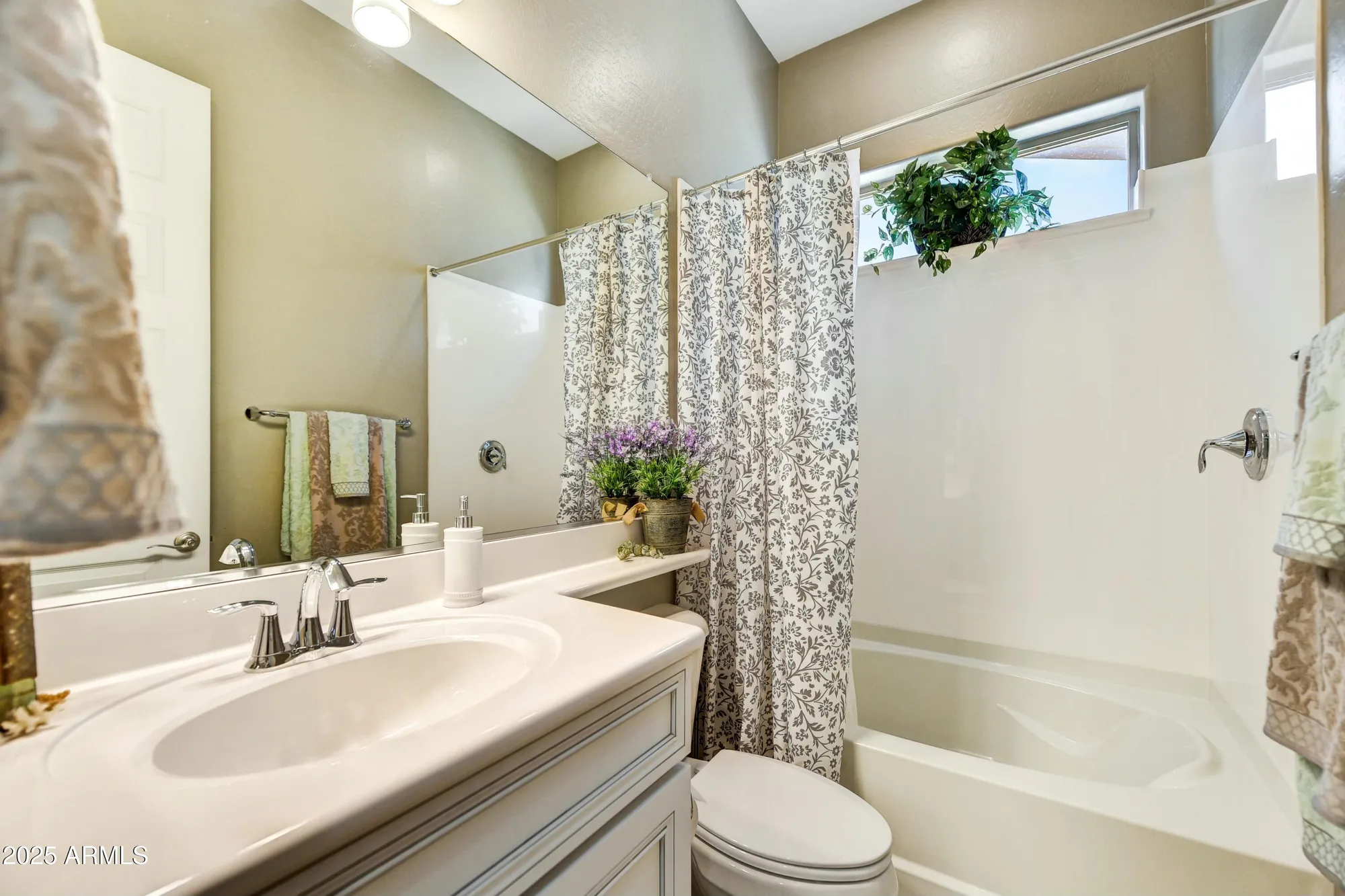 Property Slideshow image 26 of 52 | 210 e bergamot ln, Queen Creek, AZ, 85140