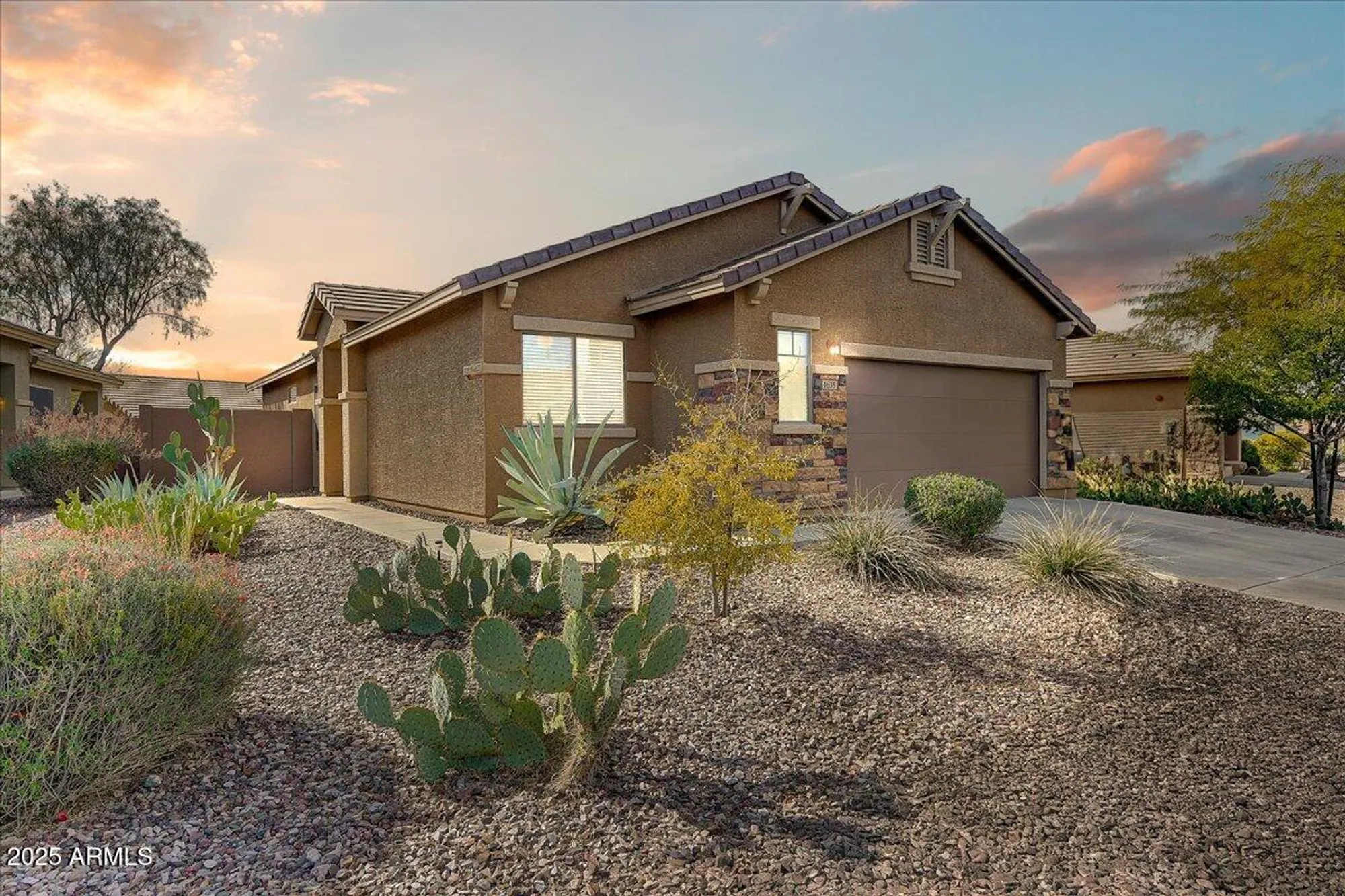 Property Slideshow image 1 of 25 | 1635 w owens way, Anthem, AZ, 85086