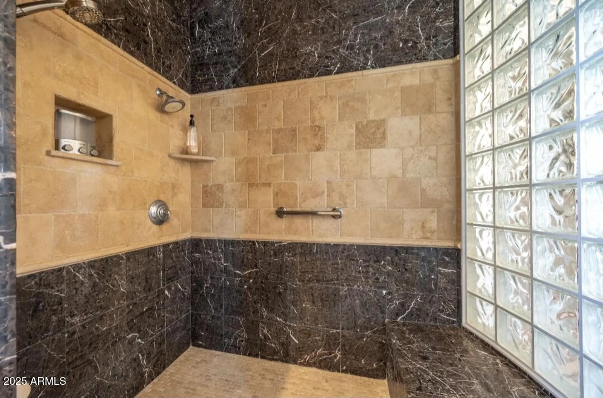 Property Slideshow image 18 of 28 | 41607 n club pointe dr, Phoenix, AZ, 85086