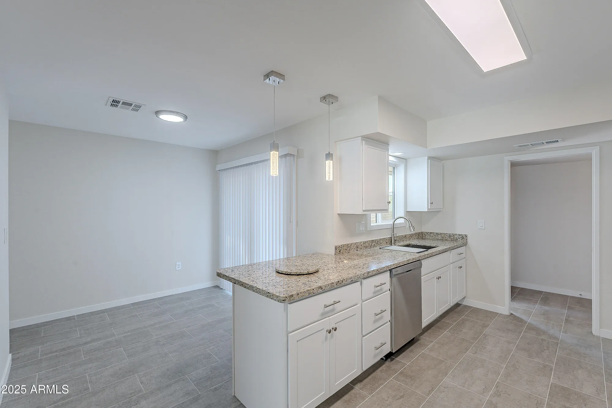 Property Slideshow image 11 of 40 | 14006 n tumblebrook way, Sun City, AZ, 85351