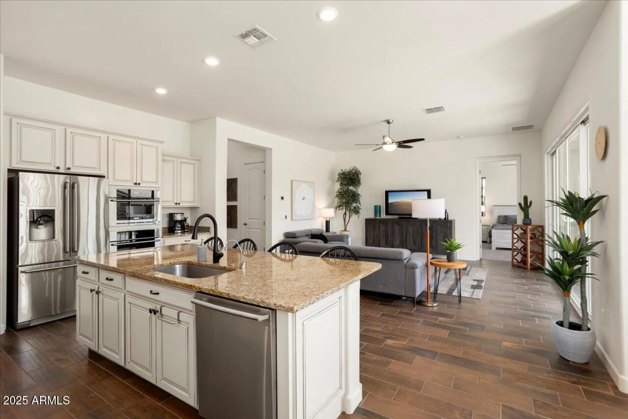 Property Slideshow image 17 of 51 | 4683 n 206th ln, Buckeye, AZ, 85396