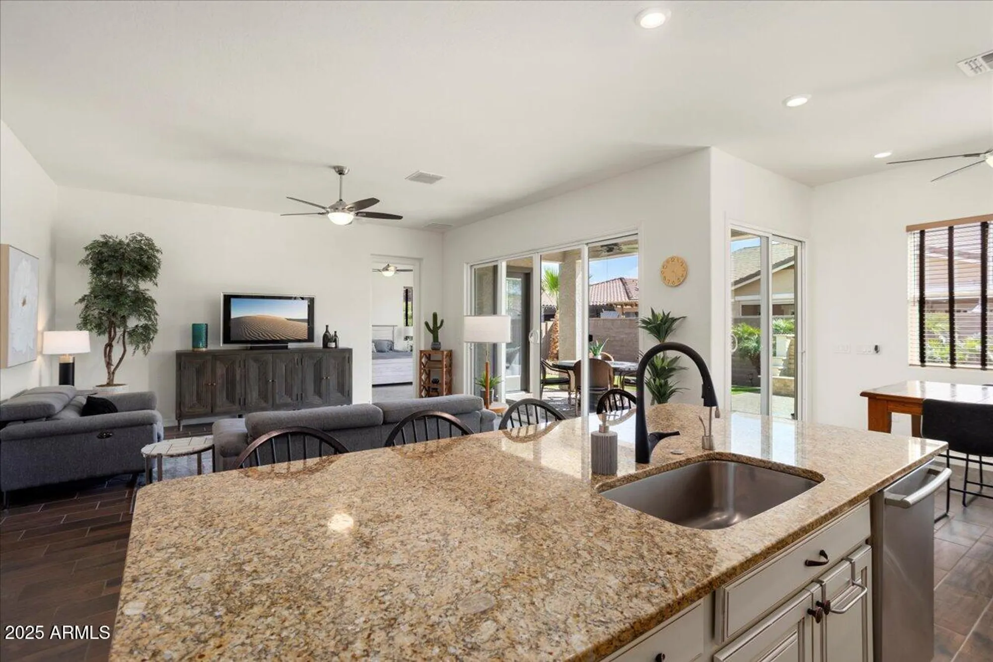 Property Slideshow image 18 of 51 | 4683 n 206th ln, Buckeye, AZ, 85396