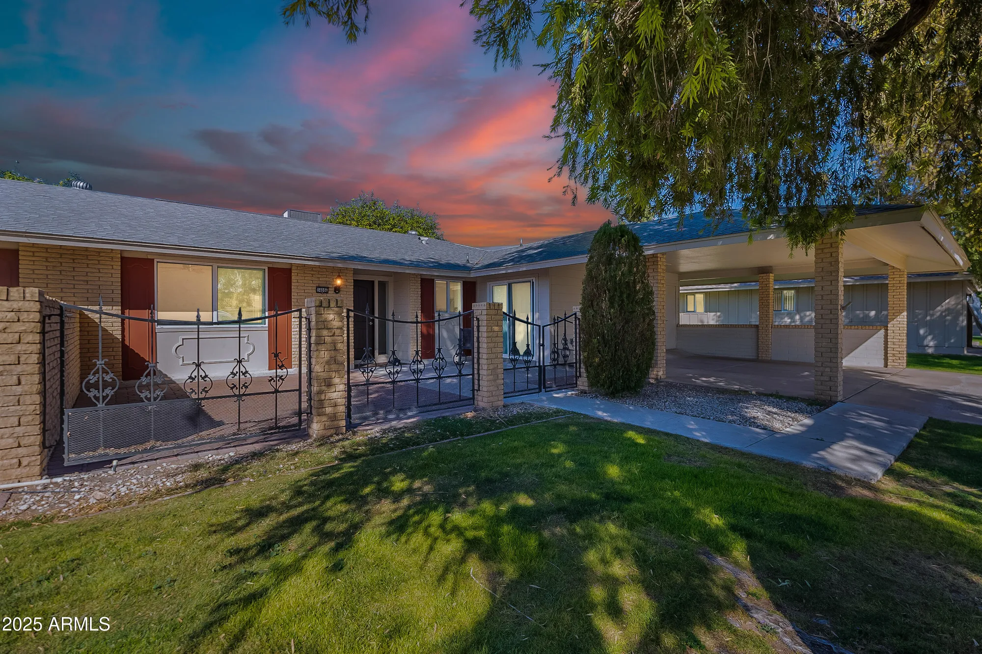 Property Slideshow image 1 of 40 | 14006 n tumblebrook way, Sun City, AZ, 85351