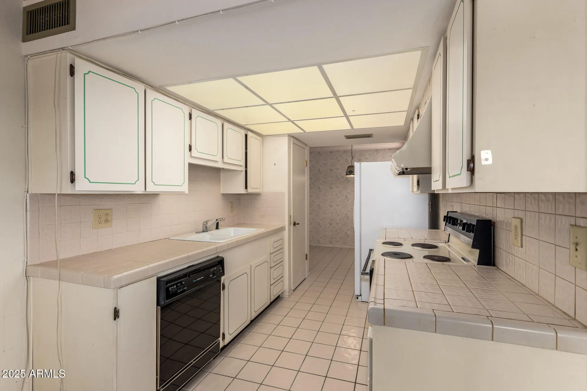 Property Slideshow image 4 of 42 | 19610 n star ridge dr, Sun City West, AZ, 85375