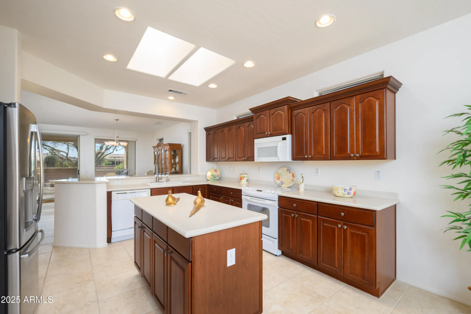 Property Slideshow image 12 of 33 | 16949 w oasis springs way, Surprise, AZ, 85387