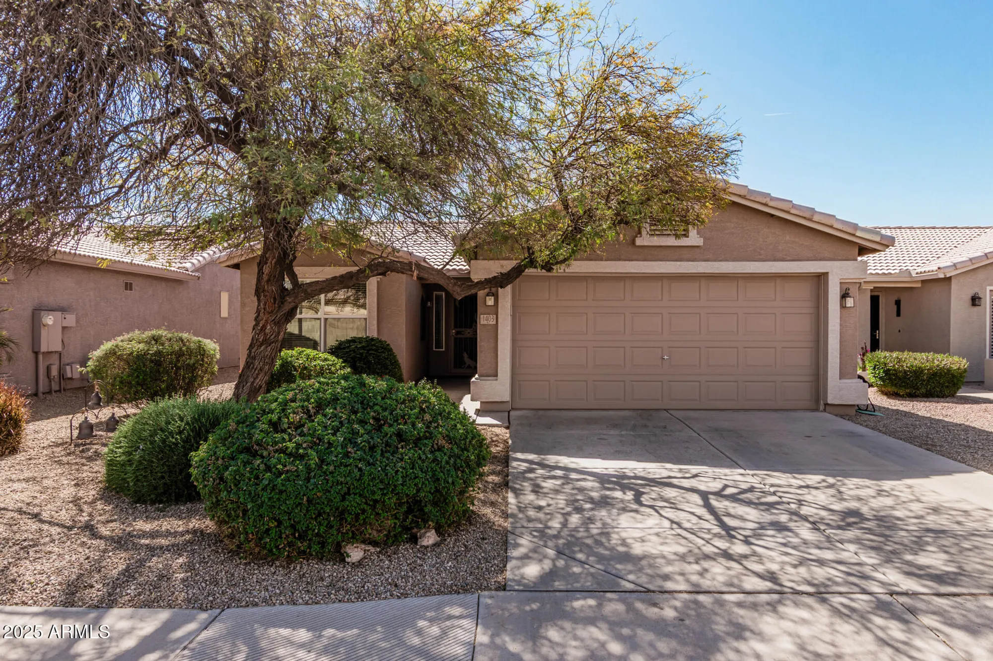 Property Slideshow image 2 of 50 | 1403 e las colinas dr, Chandler, AZ, 85249
