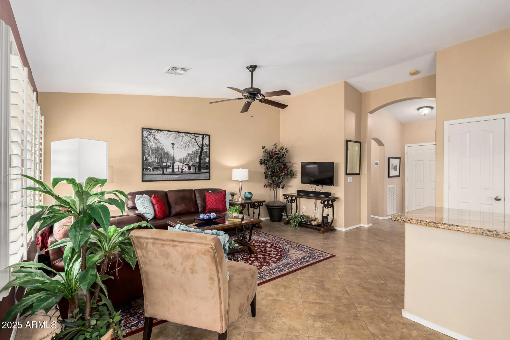 Property Slideshow image 6 of 50 | 1403 e las colinas dr, Chandler, AZ, 85249