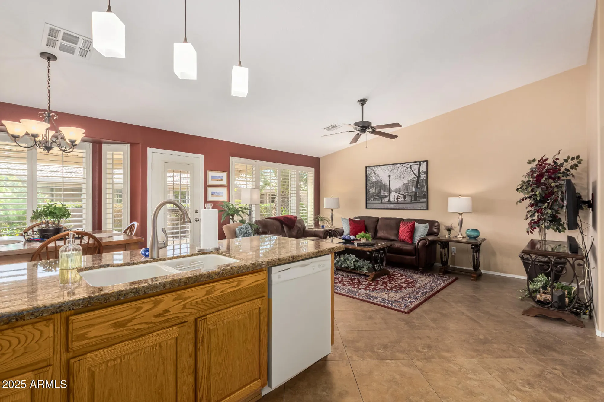 Property Slideshow image 10 of 50 | 1403 e las colinas dr, Chandler, AZ, 85249