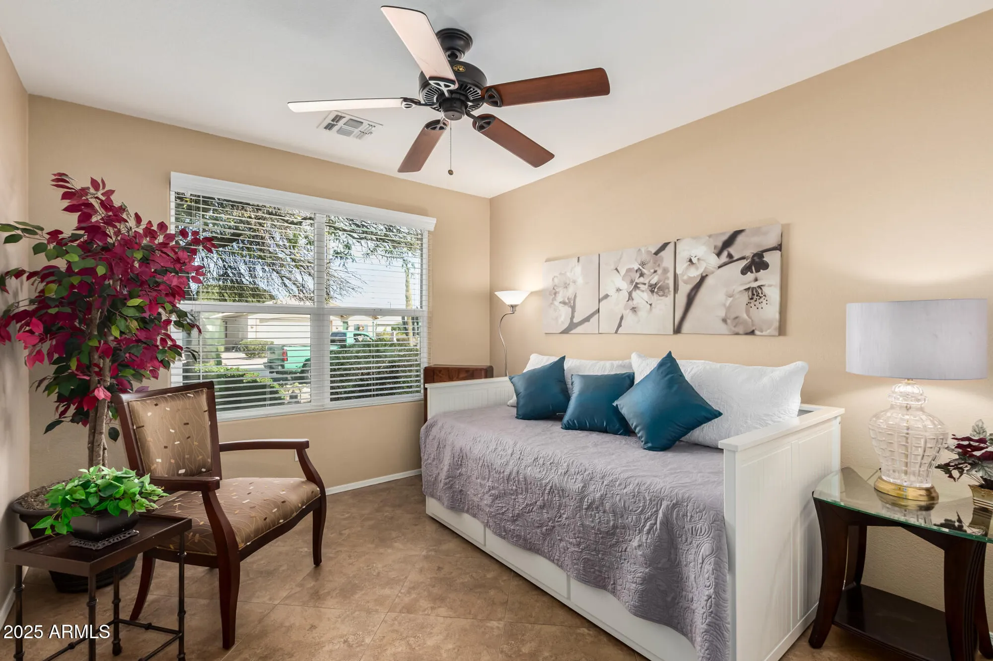 Property Slideshow image 19 of 50 | 1403 e las colinas dr, Chandler, AZ, 85249