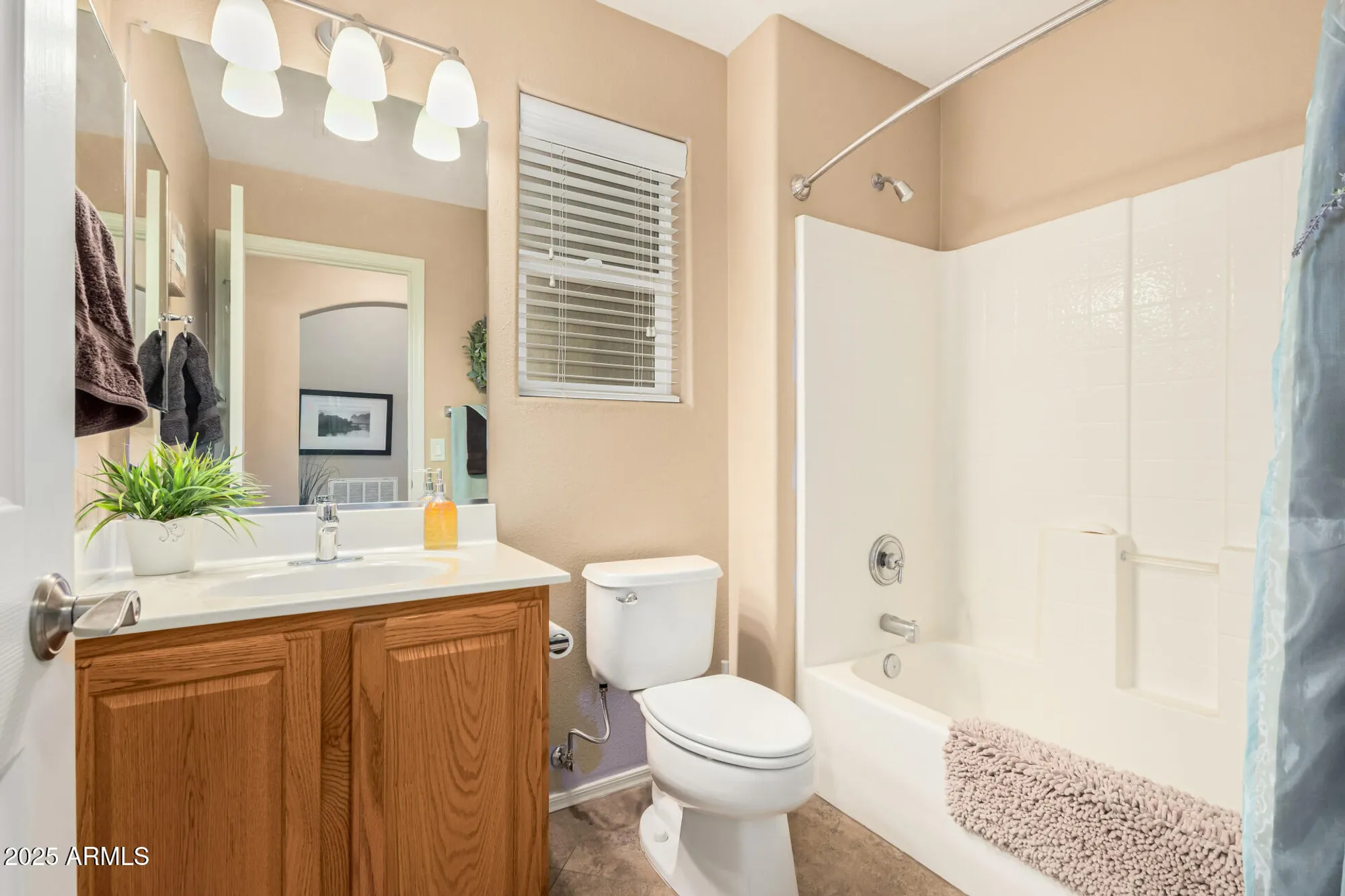 Property Slideshow image 21 of 50 | 1403 e las colinas dr, Chandler, AZ, 85249