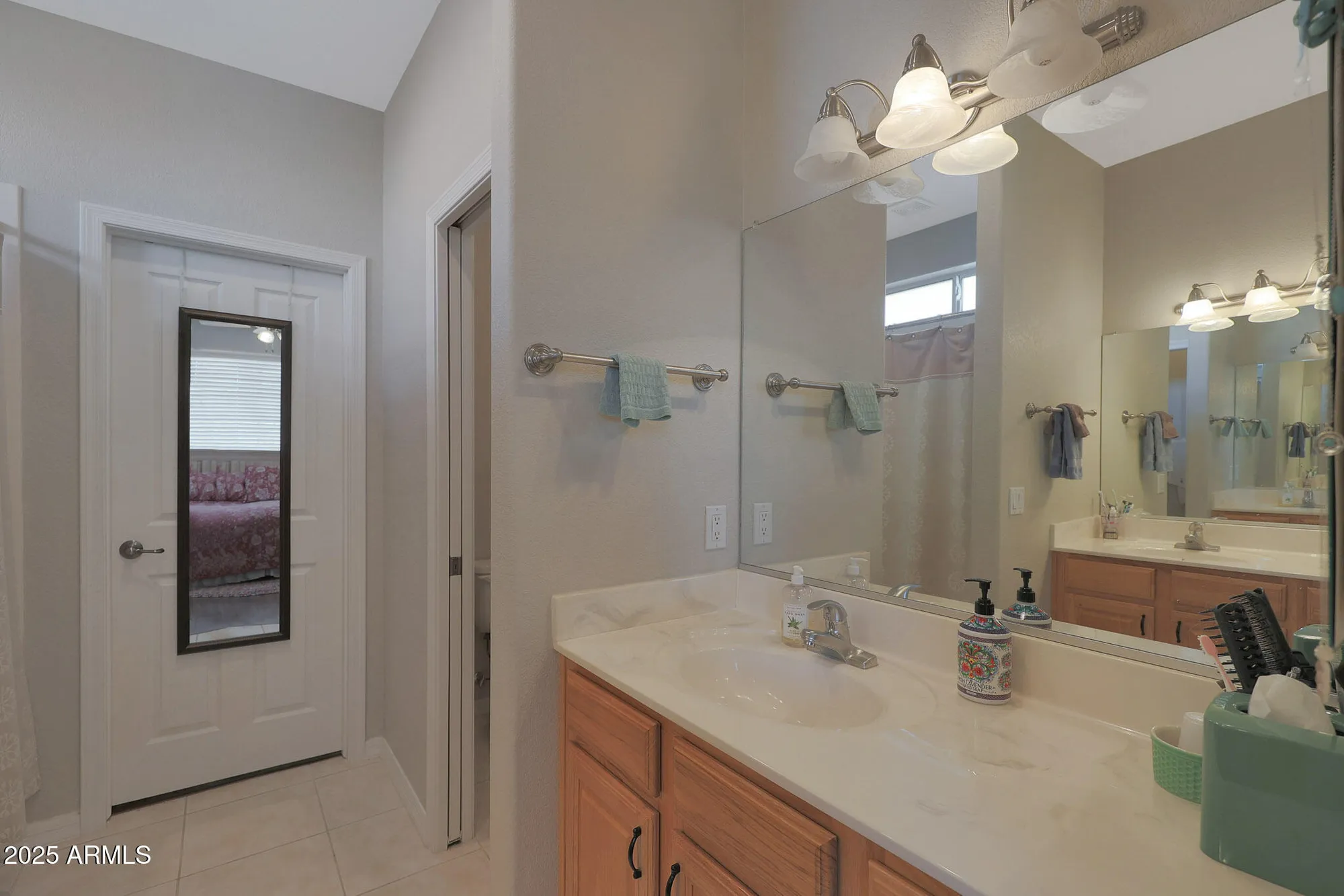 Property Slideshow image 19 of 53 | 2416 n snead dr, Mesa, AZ, 85215
