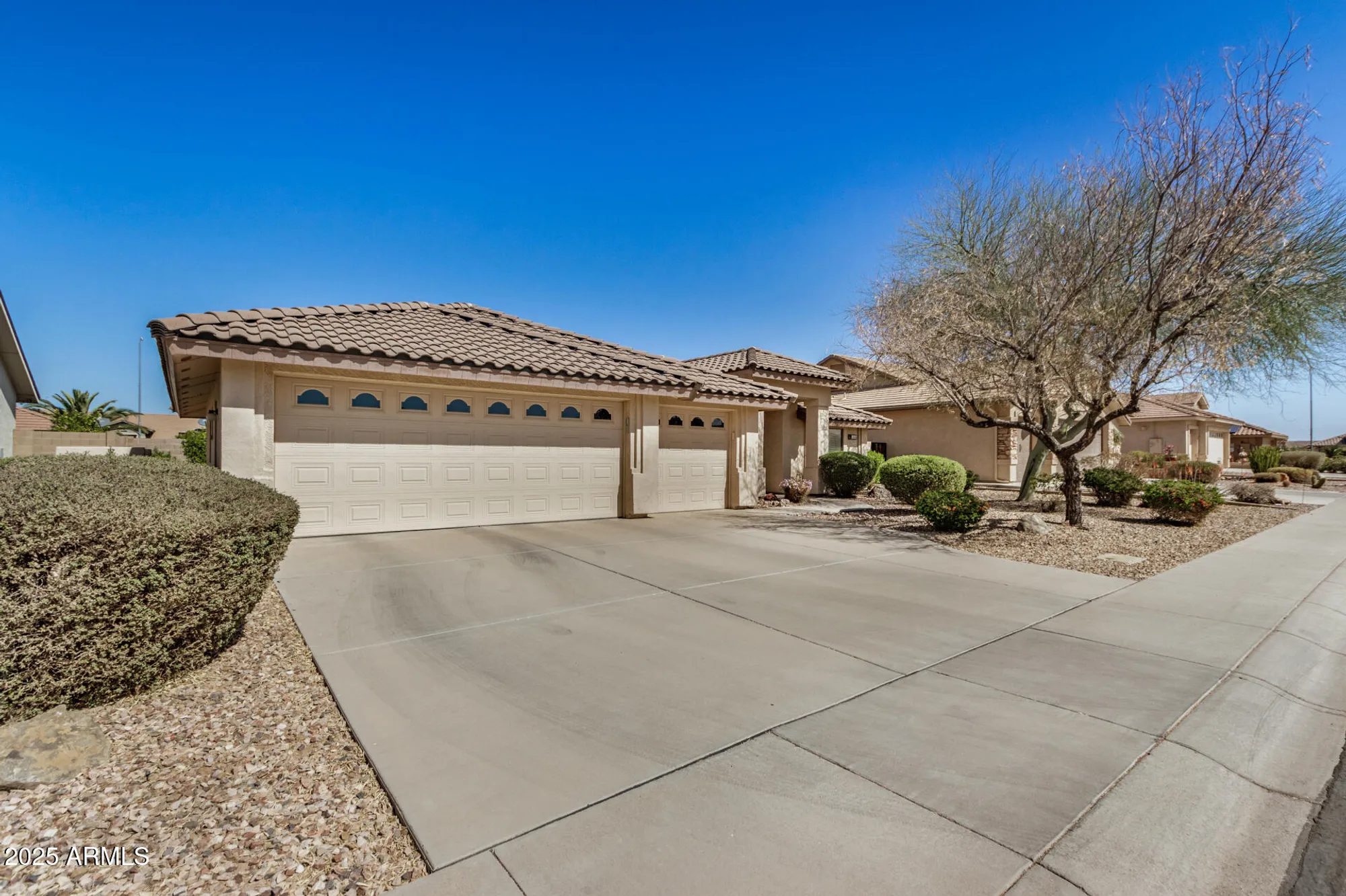 Property Slideshow image 7 of 28 | 11046 e naranja ave, Mesa, AZ, 85209