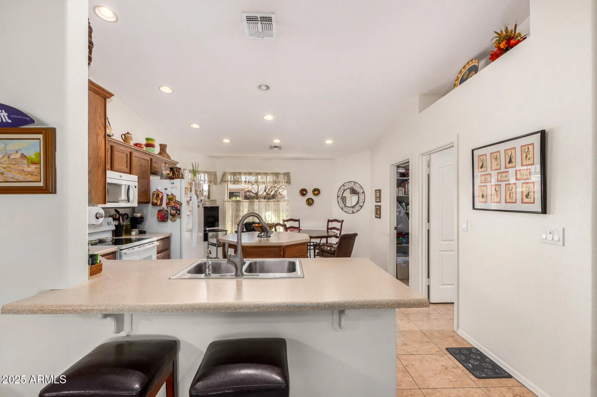 Property Slideshow image 13 of 28 | 11046 e naranja ave, Mesa, AZ, 85209