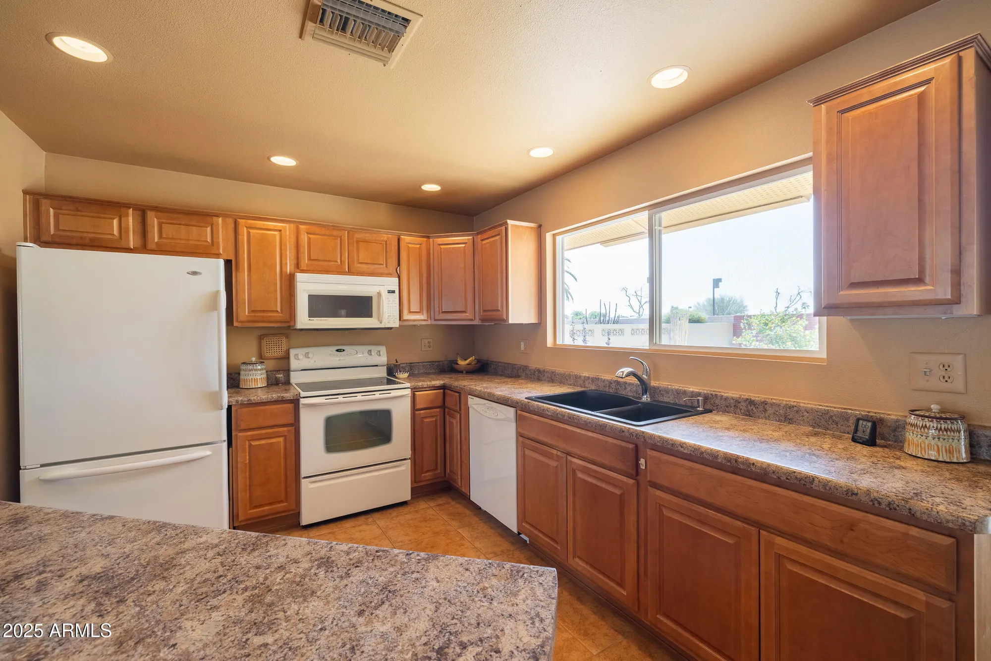 Property Slideshow image 7 of 45 | 9513 w cottonwood dr, Sun City, AZ, 85373