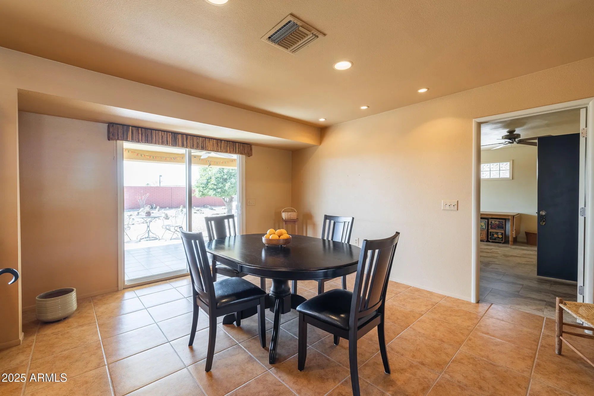 Property Slideshow image 10 of 45 | 9513 w cottonwood dr, Sun City, AZ, 85373