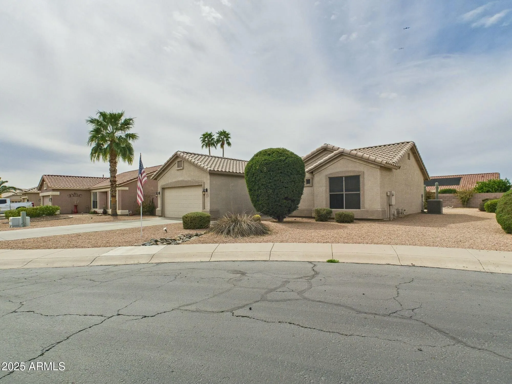 Property Slideshow image 2 of 33 | 6050 s crosscreek ct, Chandler, AZ, 85249