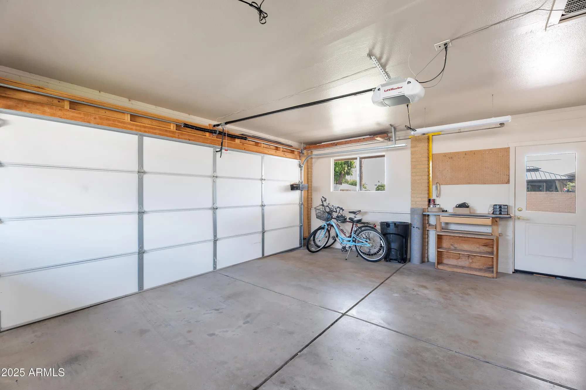 Property Slideshow image 31 of 38 | 13620 n hawthorn dr, Sun City, AZ, 85351