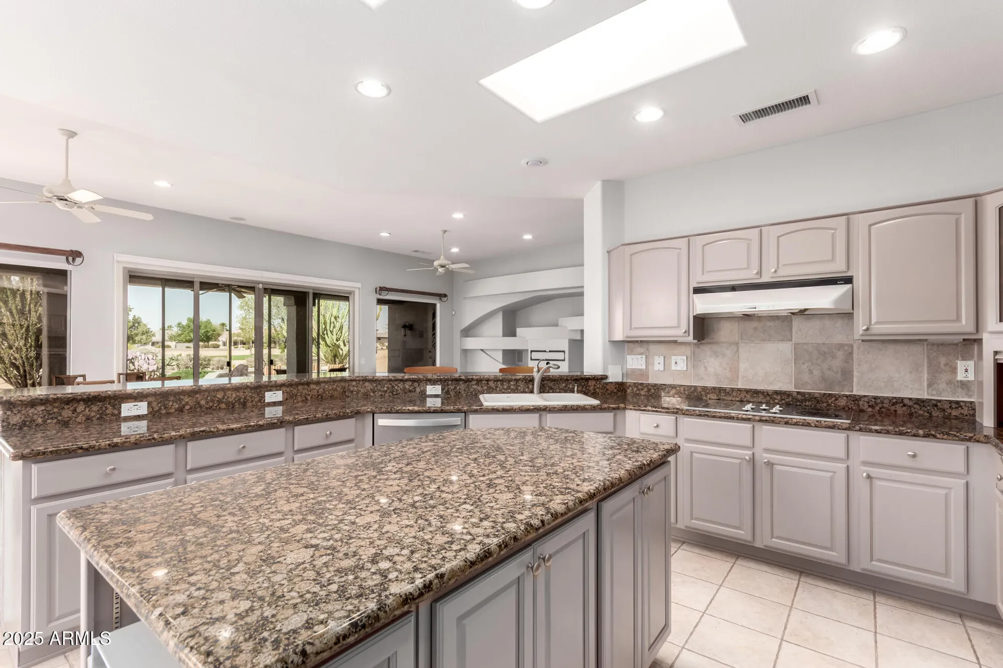 Property Slideshow image 4 of 25 | 18140 n saddle ridge dr, Surprise, AZ, 85374