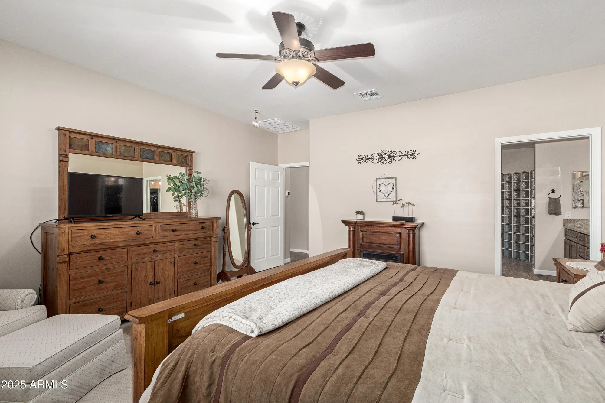 Property Slideshow image 11 of 48 | 3061 s elderwood, Mesa, AZ, 85212