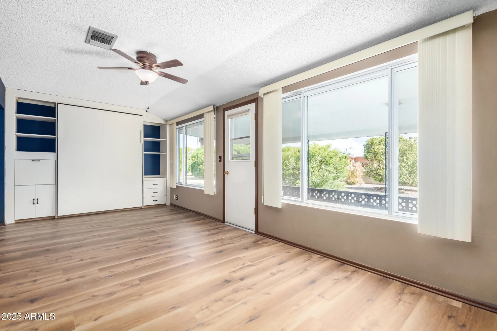 Property Slideshow image 9 of 33 | 10446 w meade dr, Sun City, AZ, 85351