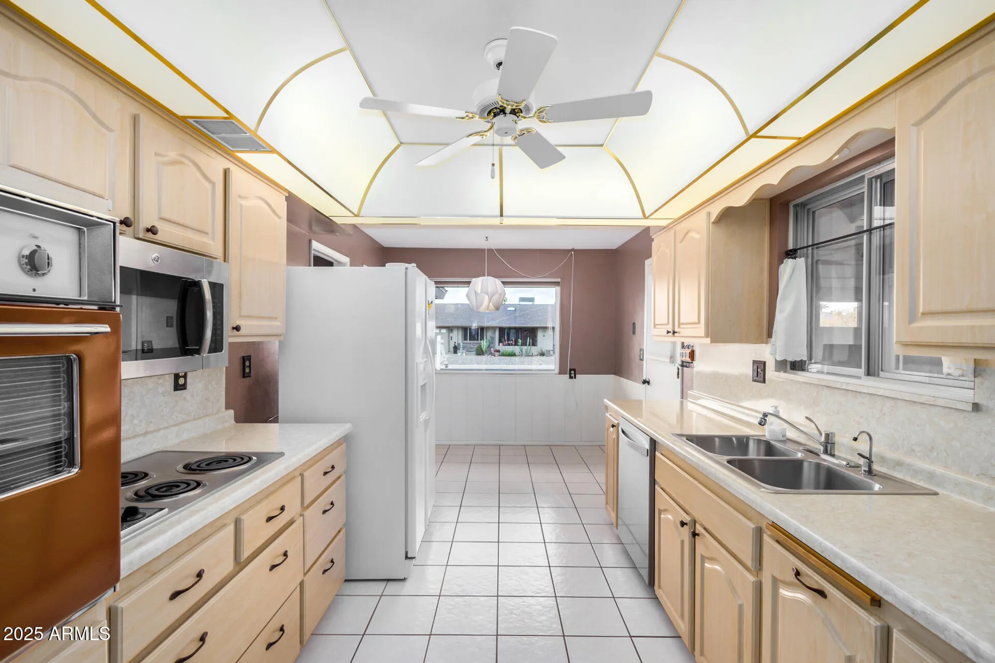 Property Slideshow image 10 of 33 | 10446 w meade dr, Sun City, AZ, 85351