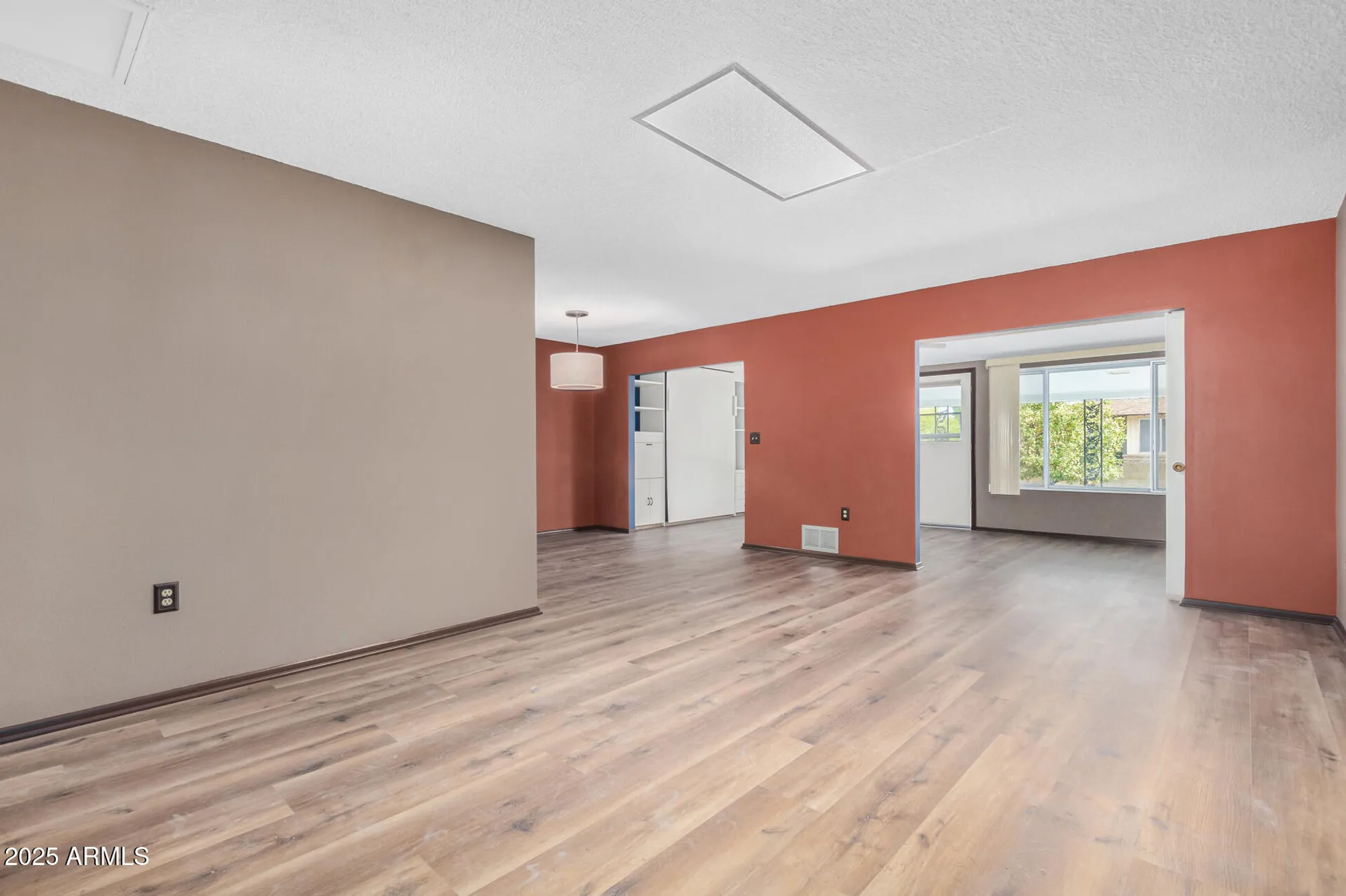 Property Slideshow image 4 of 33 | 10446 w meade dr, Sun City, AZ, 85351