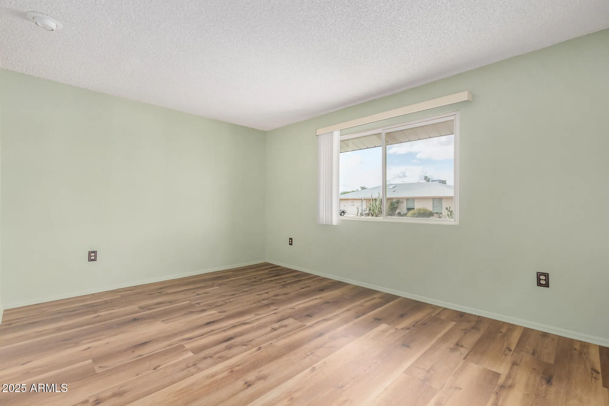 Property Slideshow image 19 of 33 | 10446 w meade dr, Sun City, AZ, 85351