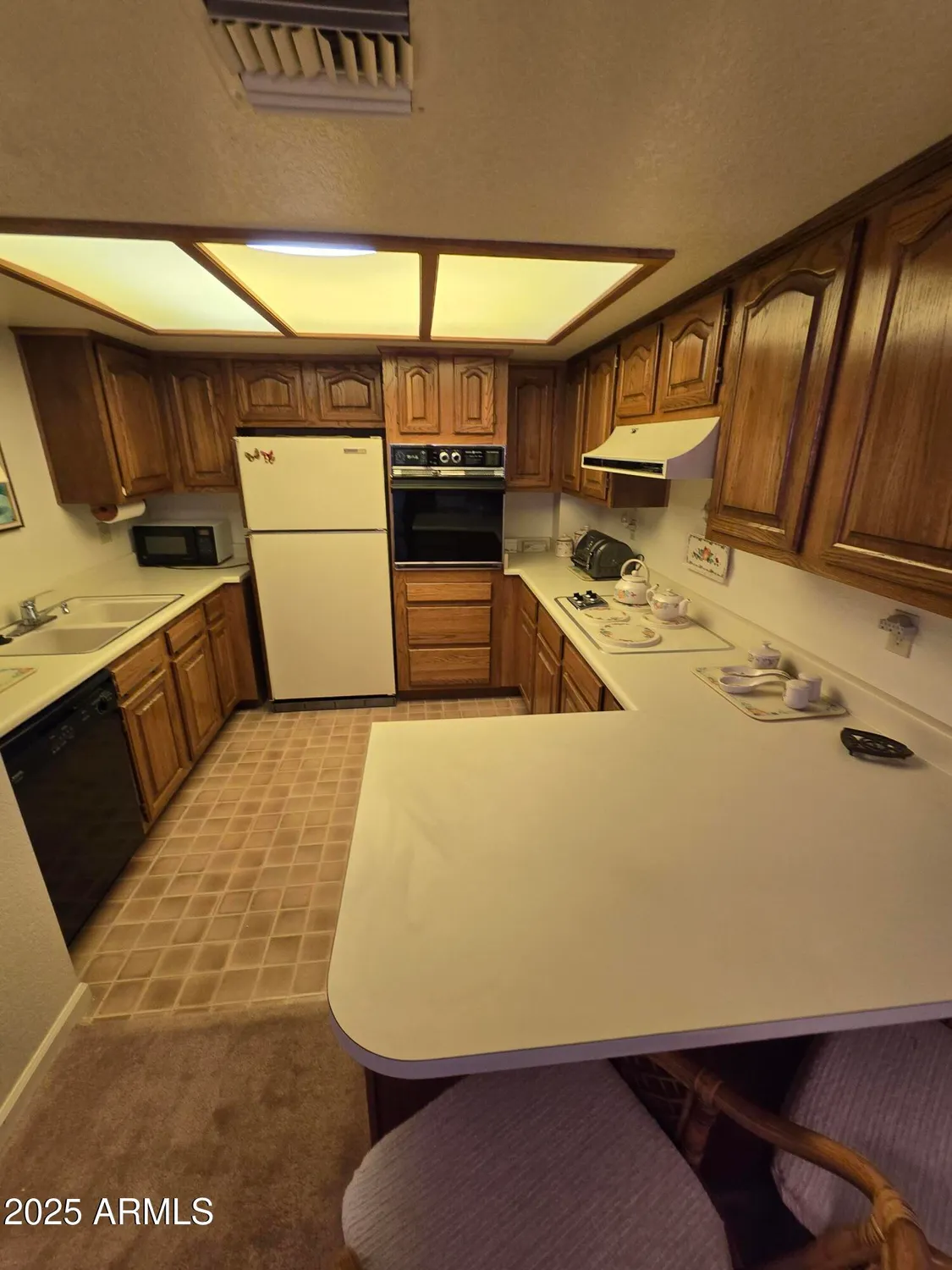 Property Slideshow image 10 of 35 | 17404 n 99th ave 214, Sun City, AZ, 85373