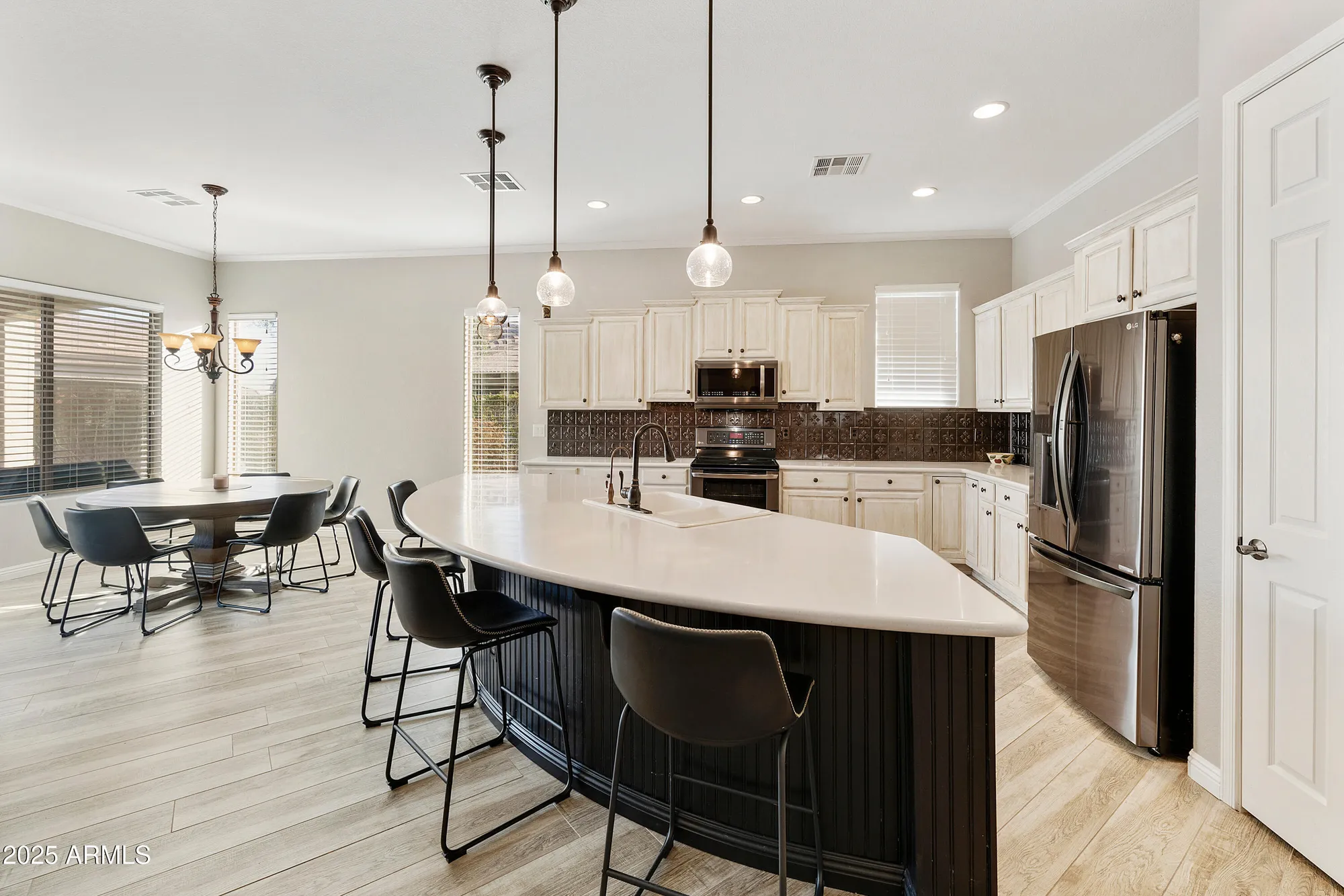 Property Slideshow image 8 of 50 | 4214 e donato dr, Gilbert, AZ, 85298