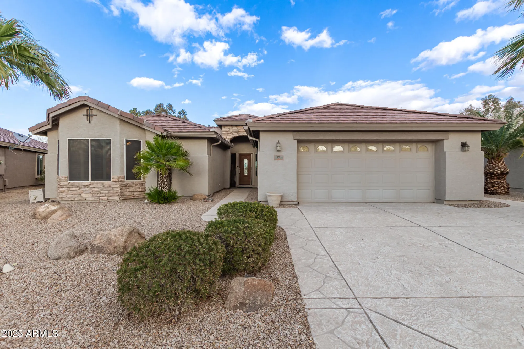 Property Slideshow image 2 of 28 | 70 s laura ln, Casa Grande, AZ, 85194