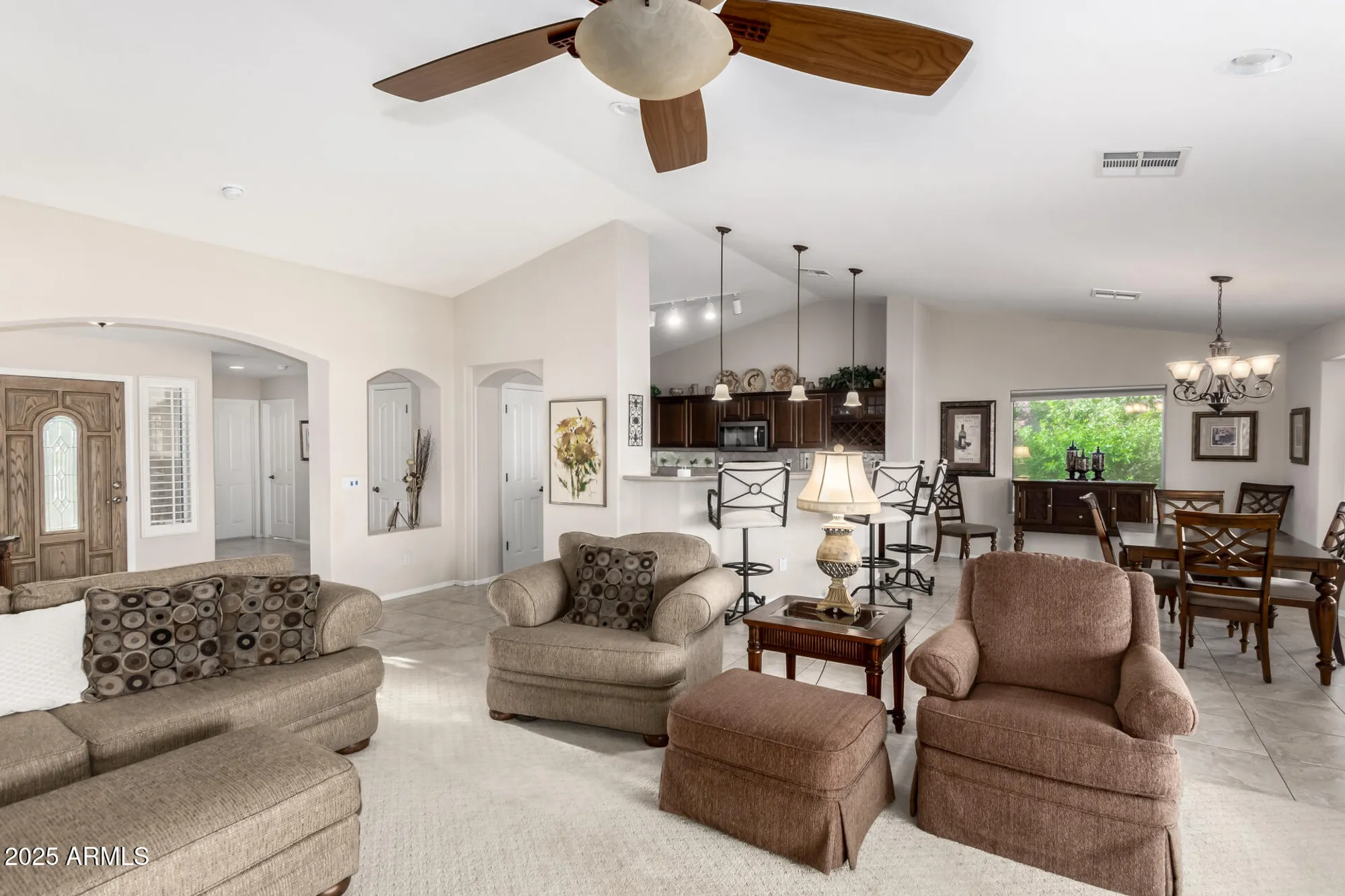 Property Slideshow image 9 of 28 | 70 s laura ln, Casa Grande, AZ, 85194