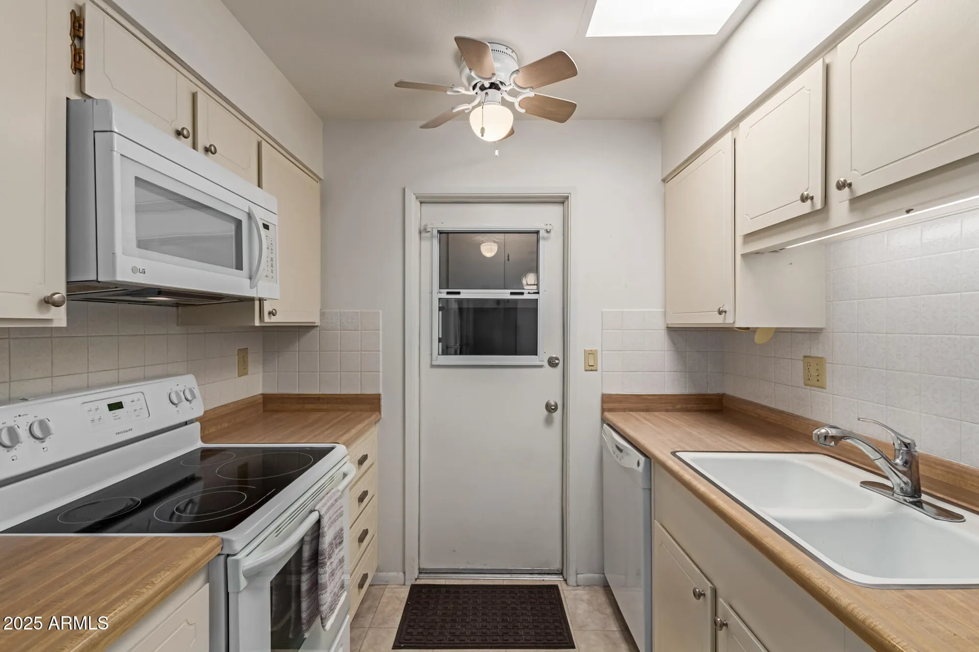 Property Slideshow image 9 of 26 | 13401 n 108th dr, Sun City, AZ, 85351