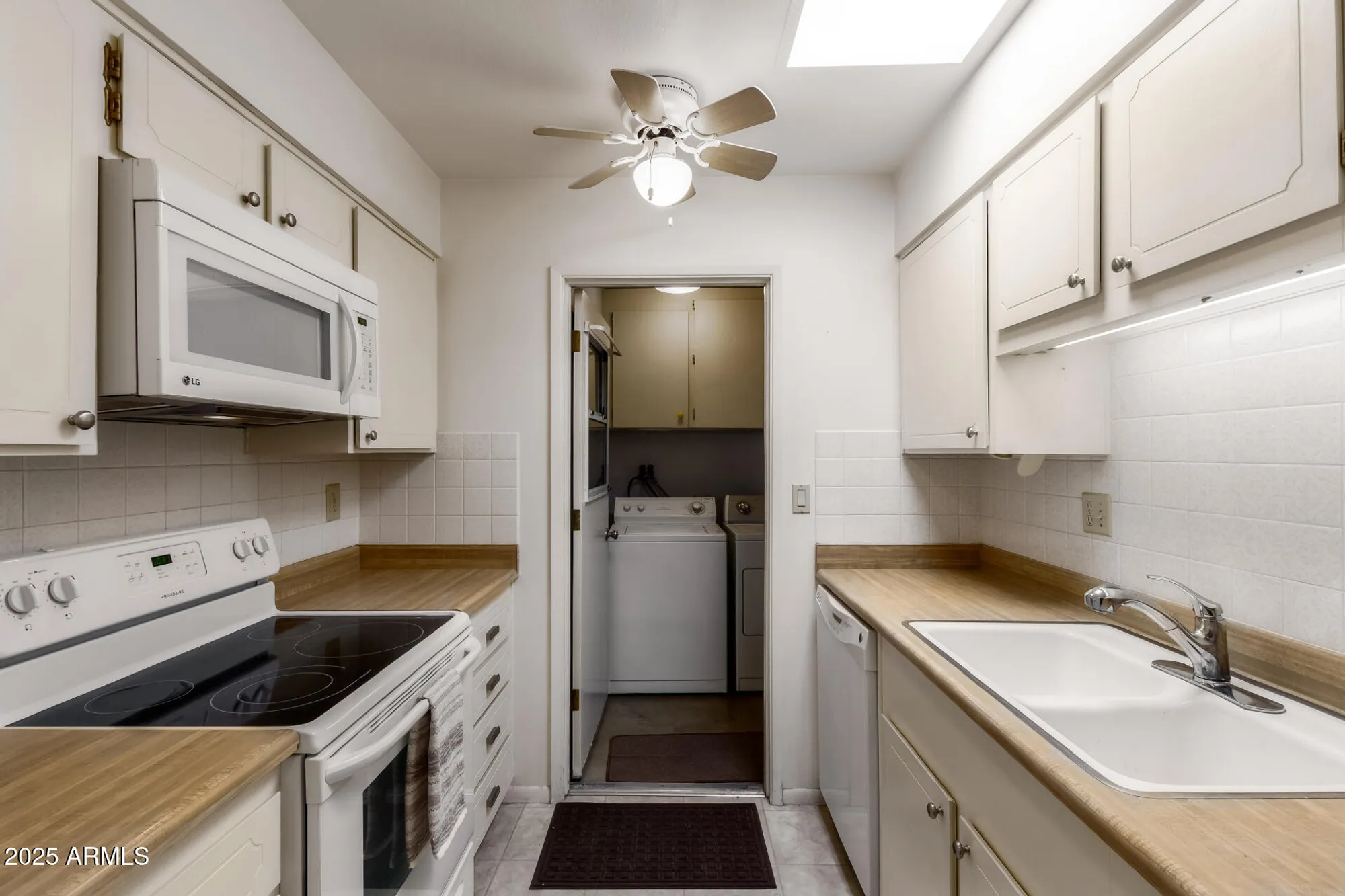 Property Slideshow image 10 of 26 | 13401 n 108th dr, Sun City, AZ, 85351