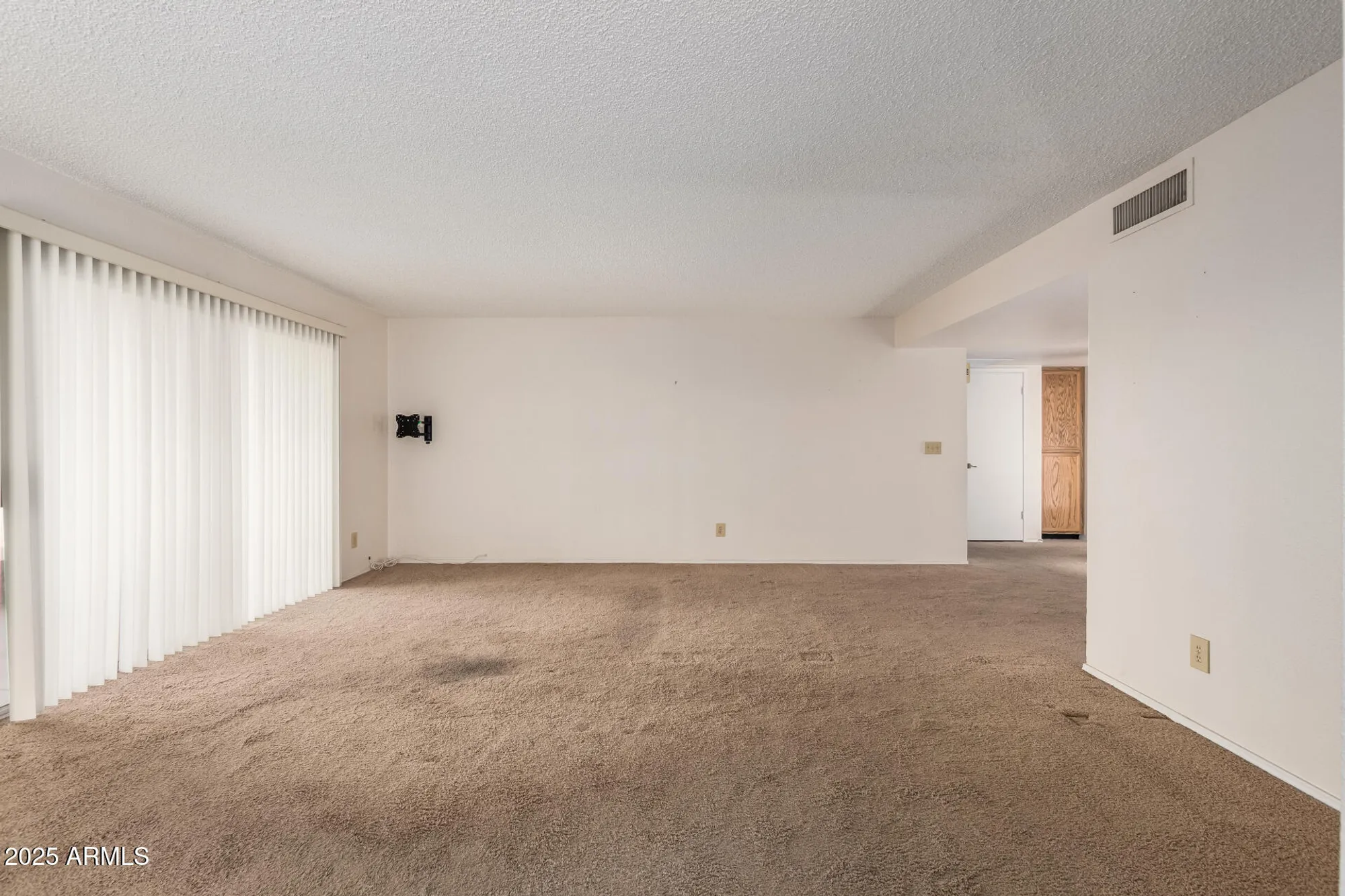 Property Slideshow image 6 of 38 | 26438 s pinewood dr, Sun Lakes, AZ, 85248