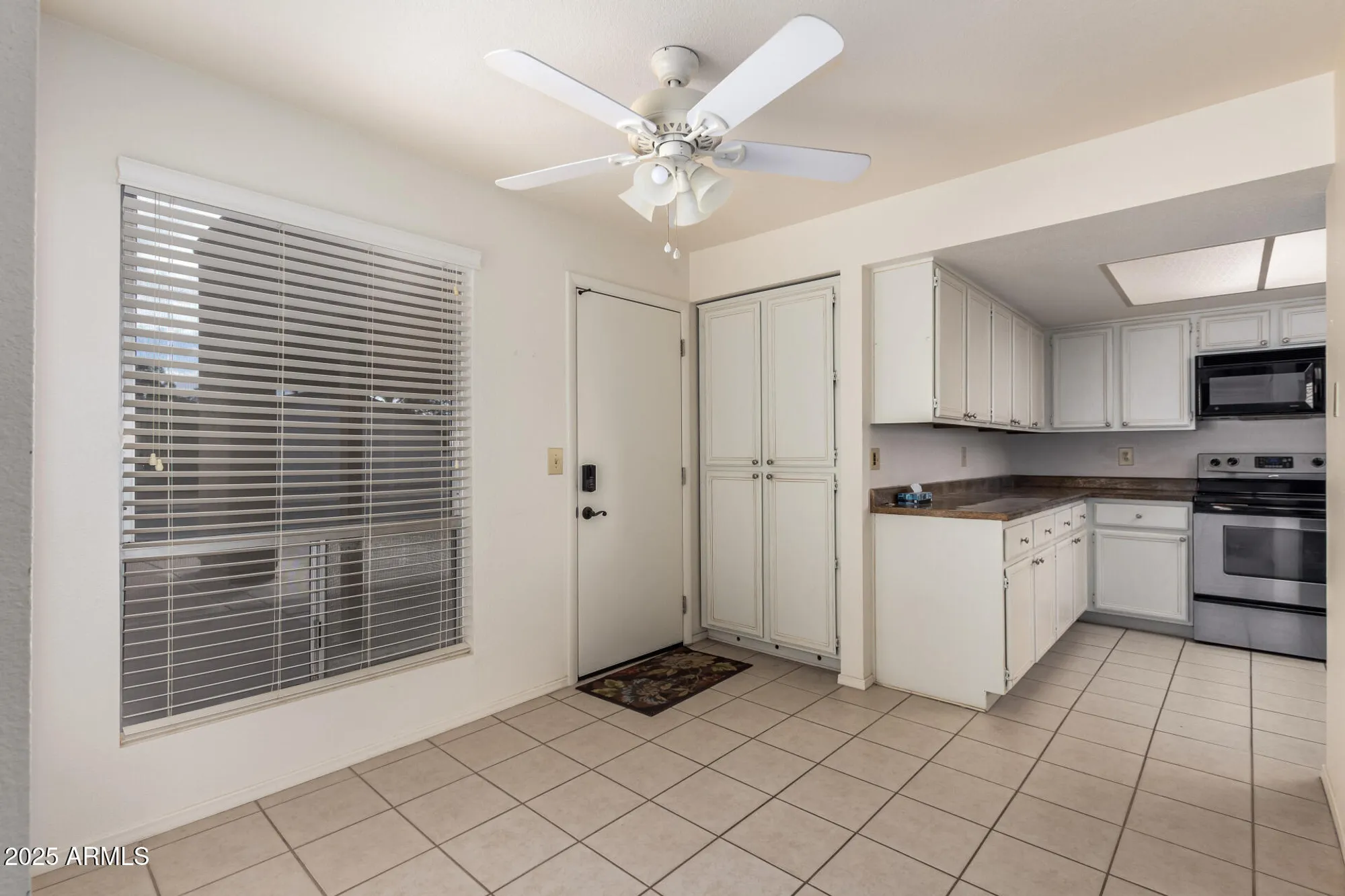 Property Slideshow image 7 of 38 | 26438 s pinewood dr, Sun Lakes, AZ, 85248