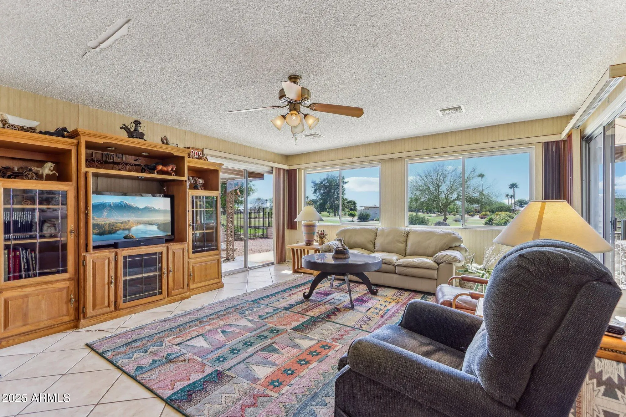 Property Slideshow image 7 of 58 | 19832 n cherry tree ln, Sun City, AZ, 85373