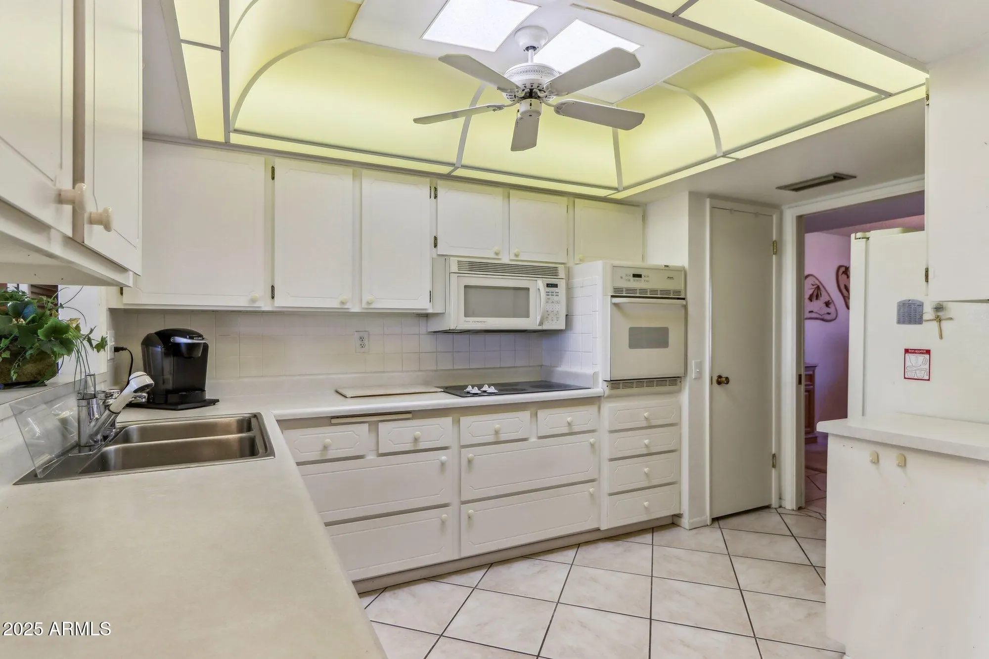 Property Slideshow image 16 of 58 | 19832 n cherry tree ln, Sun City, AZ, 85373