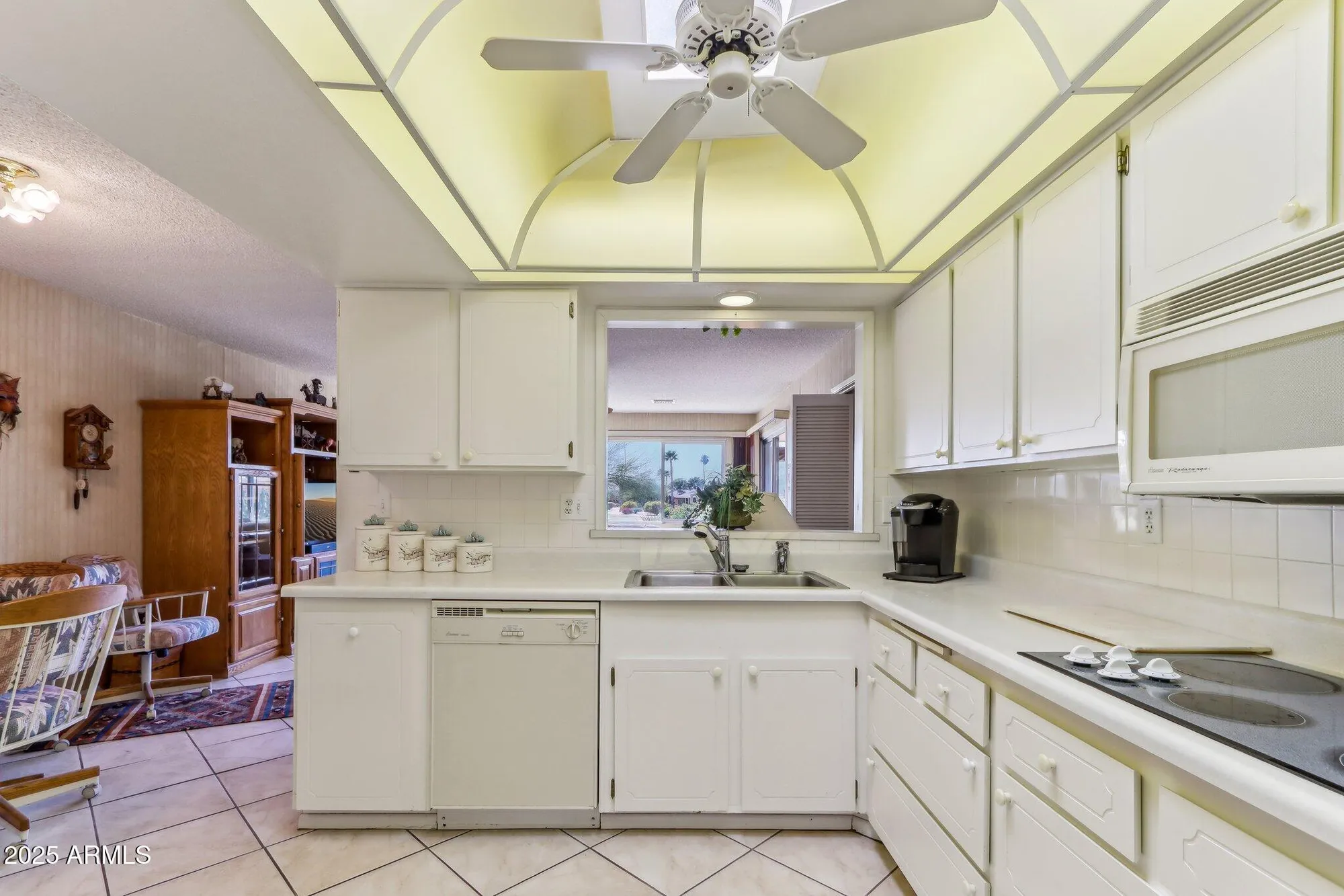 Property Slideshow image 17 of 58 | 19832 n cherry tree ln, Sun City, AZ, 85373