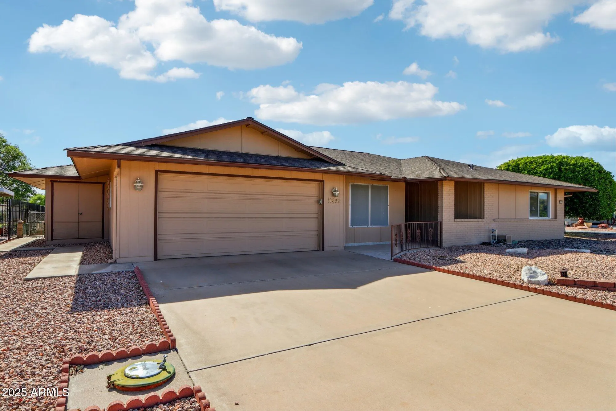 Property Slideshow image 4 of 58 | 19832 n cherry tree ln, Sun City, AZ, 85373