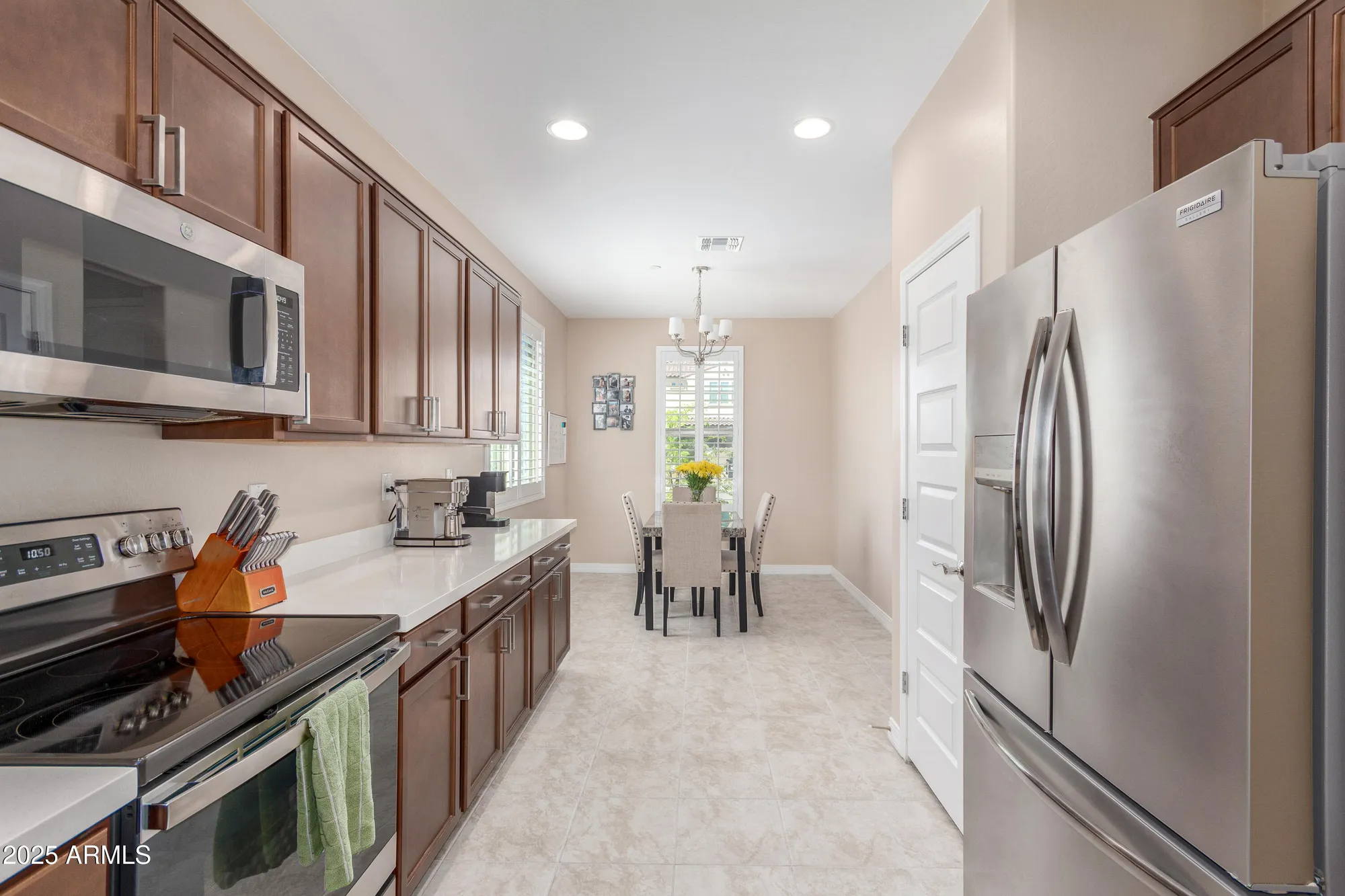 Property Slideshow image 9 of 40 | 28273 n 132nd ln, Peoria, AZ, 85383