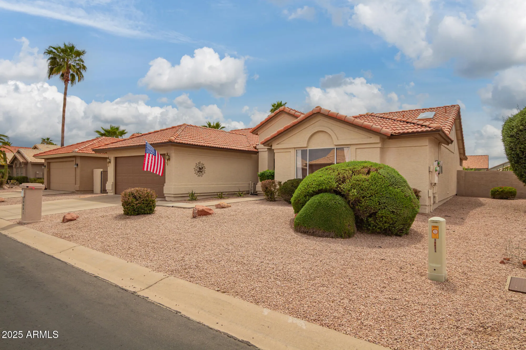 Property Slideshow image 2 of 29 | 10621 e hercules dr, Sun Lakes, AZ, 85248