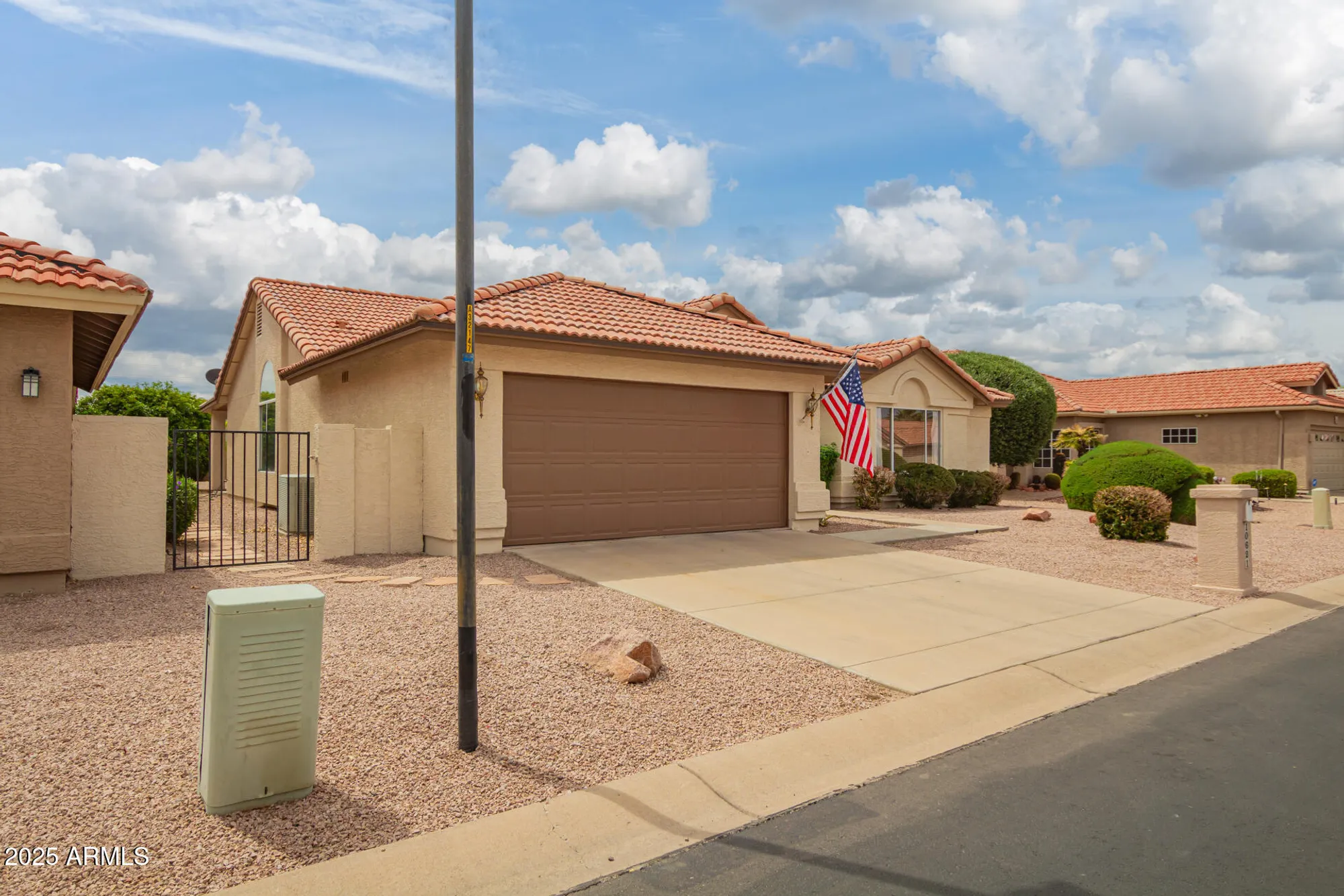 Property Slideshow image 3 of 29 | 10621 e hercules dr, Sun Lakes, AZ, 85248