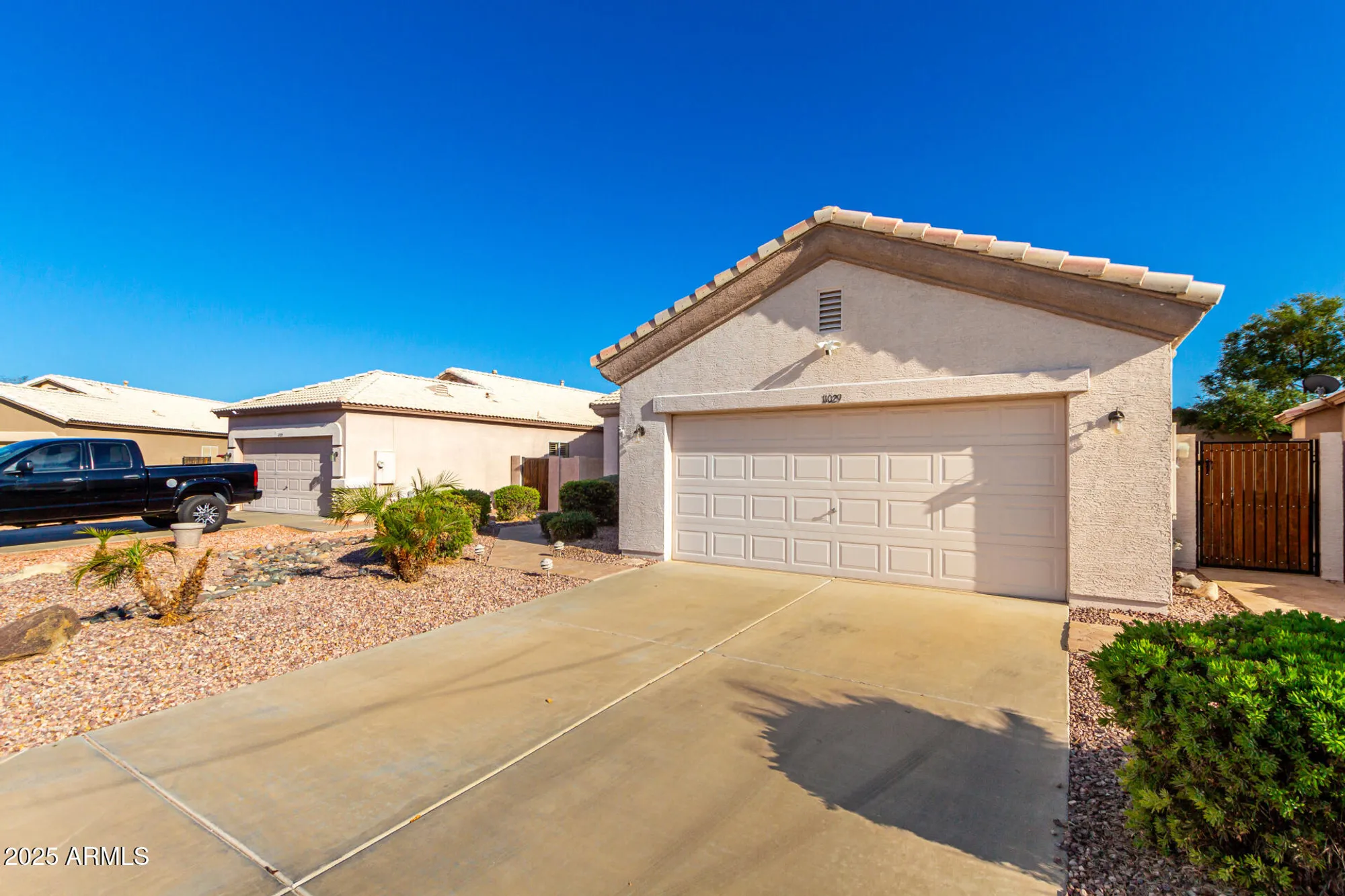 Property Slideshow image 5 of 36 | 11029 w oraibi dr, Peoria, AZ, 85373
