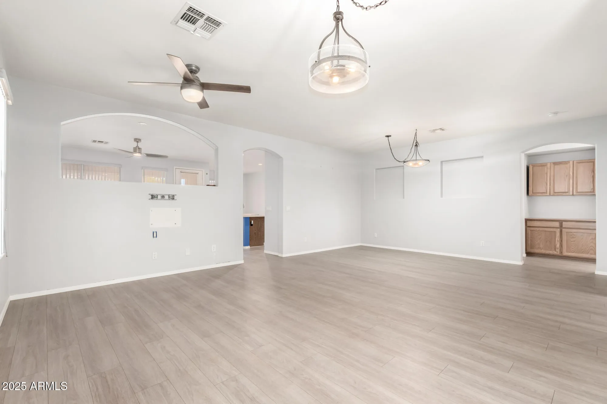 Property Slideshow image 9 of 36 | 11029 w oraibi dr, Peoria, AZ, 85373