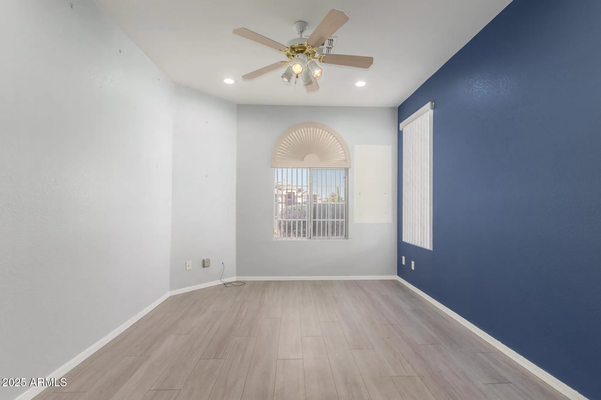 Property Slideshow image 10 of 36 | 11029 w oraibi dr, Peoria, AZ, 85373