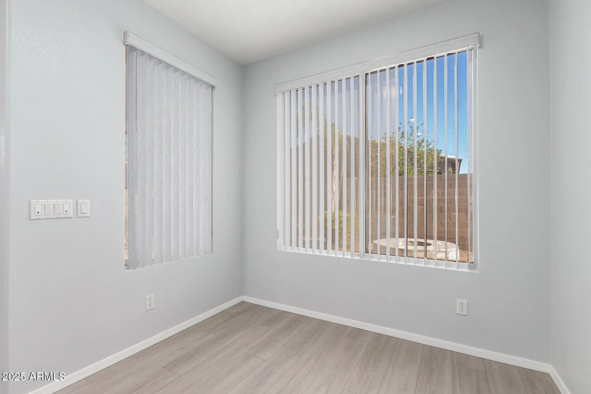 Property Slideshow image 12 of 36 | 11029 w oraibi dr, Peoria, AZ, 85373