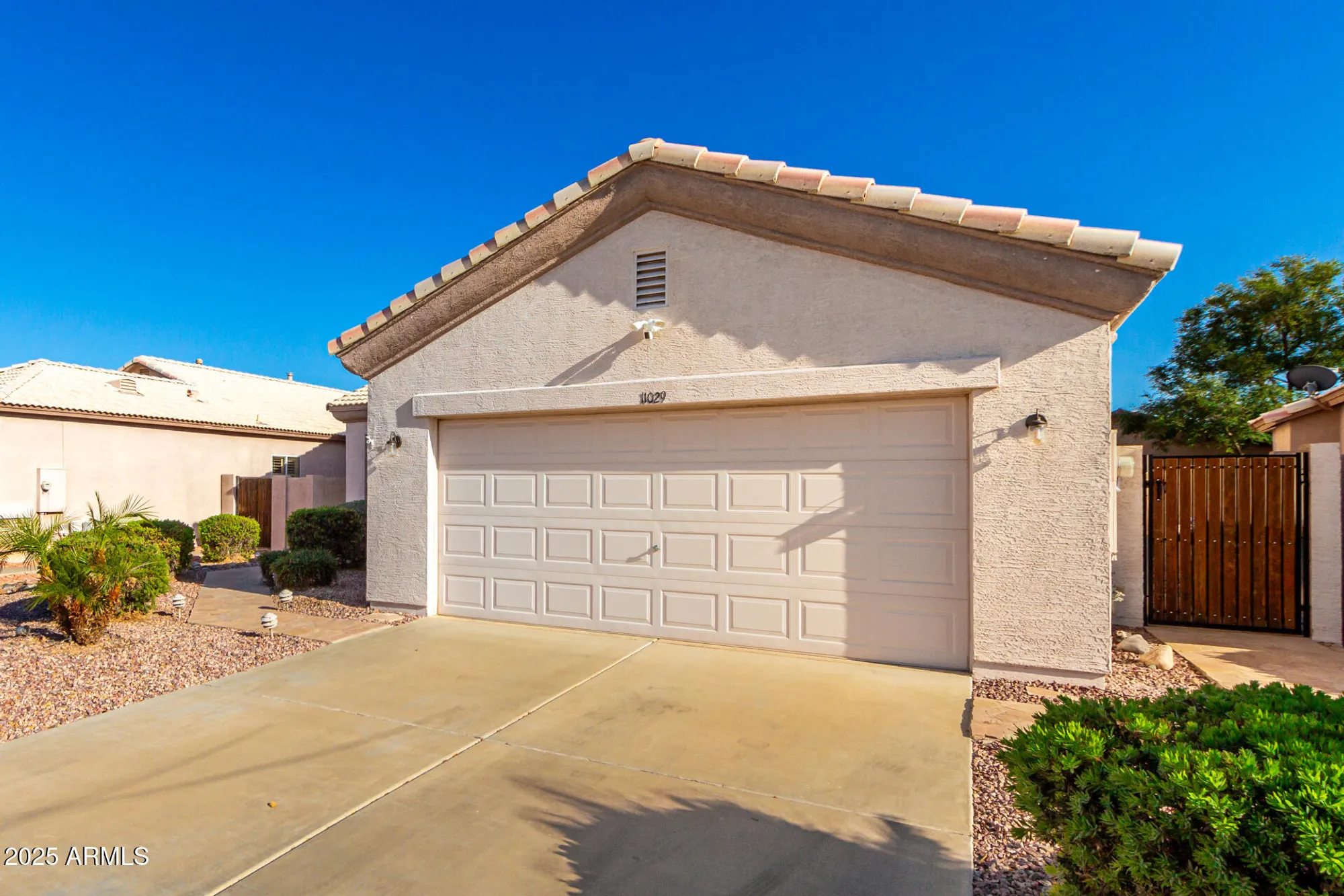 Property Slideshow image 6 of 36 | 11029 w oraibi dr, Peoria, AZ, 85373