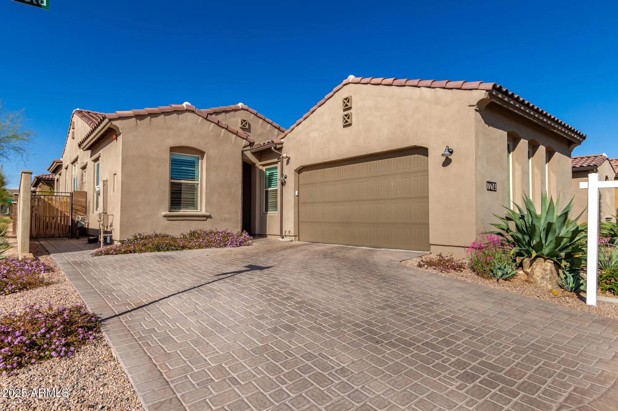 Property Slideshow image 2 of 39 | 7214 e calle primera vis, Scottsdale, AZ, 85266