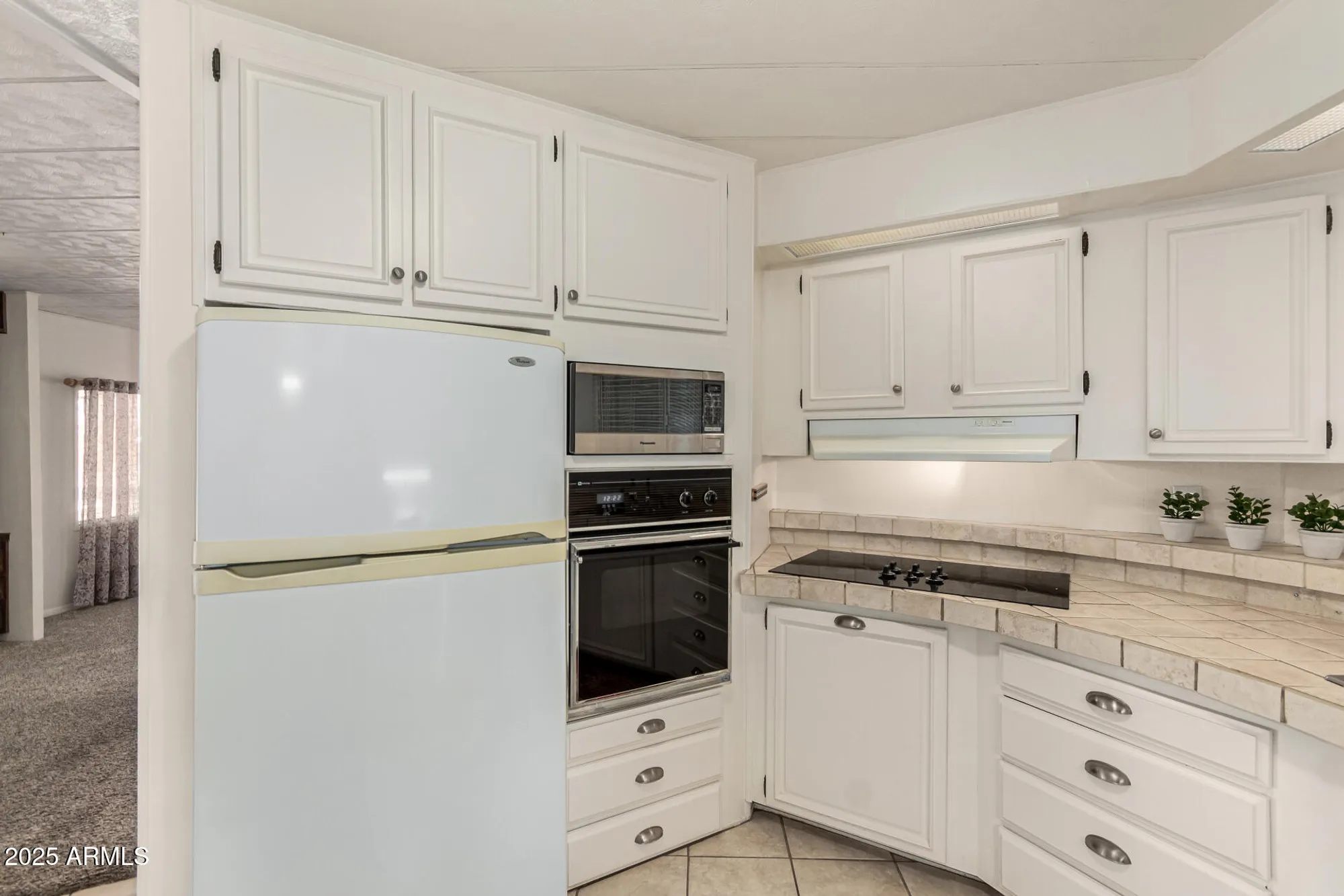 Property Slideshow image 9 of 36 | 5221 e mills ct, Mesa, AZ, 85215